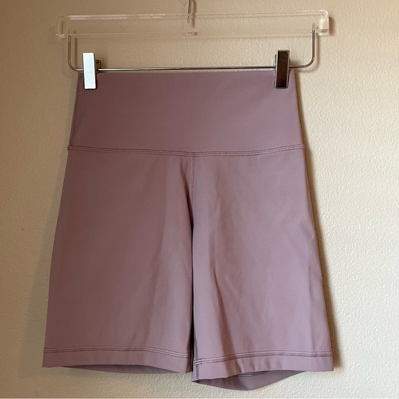 Aritzia Tna Butter Shorts Size Small Athletic Athleisure Activewear - Picture 1 of 5